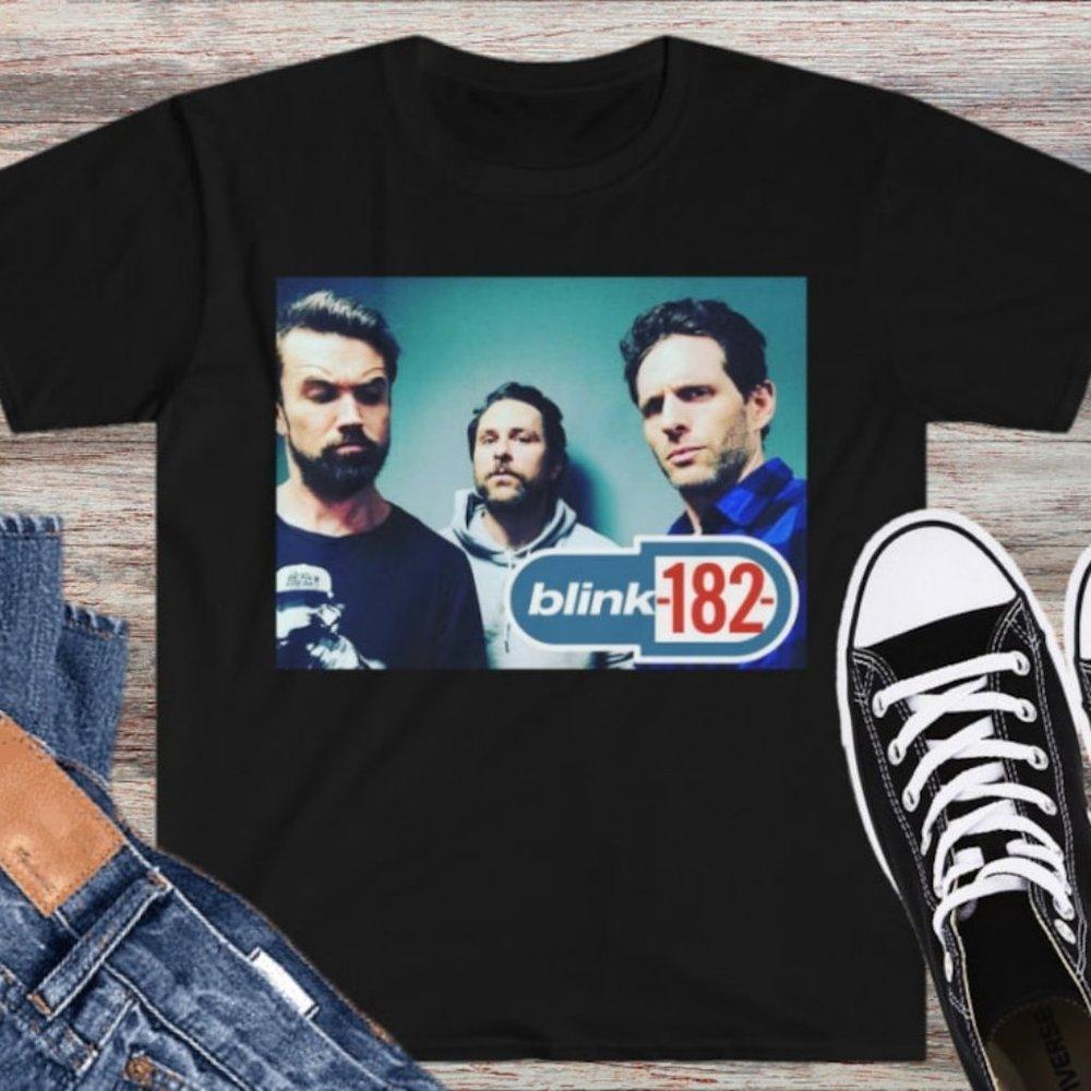 It's Always Sunny In Philadelphia Blink 182 T-Shirt Unisex Tee Shirt